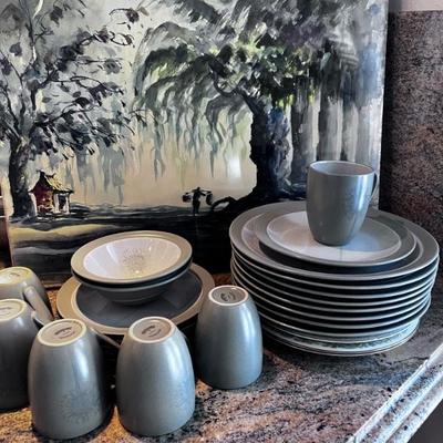 JOHNSON BROS DINNERWARE