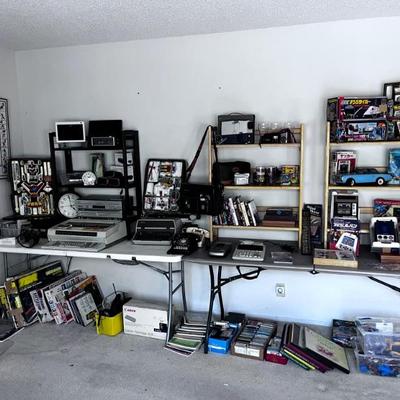 VINTAGE TOYS/ ELECTRONICS/CAMERAS