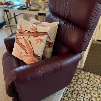 LEATHER RECLINER