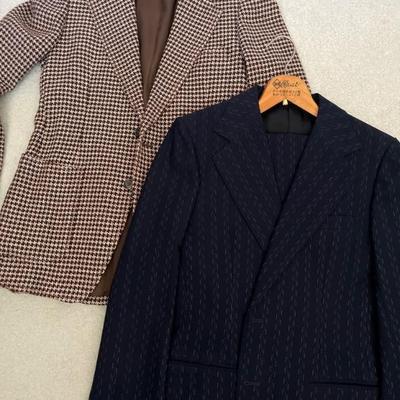 VINTAGE SUITING