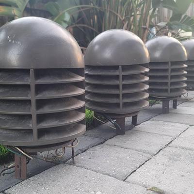 4 VAND 25w LED Louvered Round Dome Top Bollard Lights