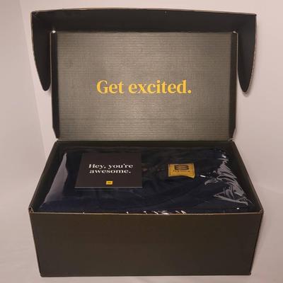 NEW Never Opened Big Blanket Co. Oversized Blanket 8ft. X 8ft. Navy Blue