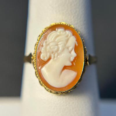14K Marked Gold Cameo Ring - Size 6.75