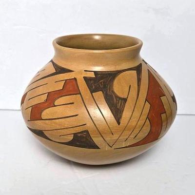 Mata Ortiz Pottery Signed Rafael Silveria - 7" Diameter, 5.5" High