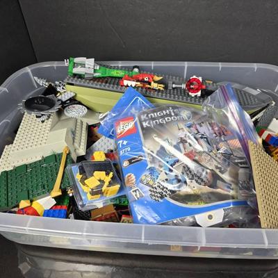 Lego Bulk Bricks with Specialty Pieces -12 Pounds - Lot 1