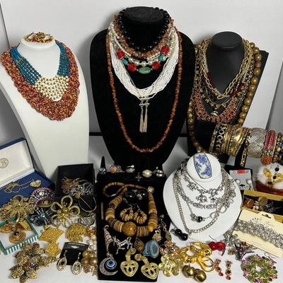 Costume Jewelry - Bracelets, Piereced Earrings, Necklaces And Rings