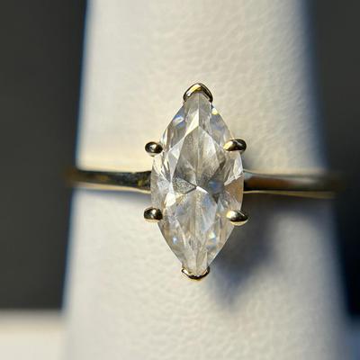 14K Marked Gold Ring With Glass Stone- Size 7