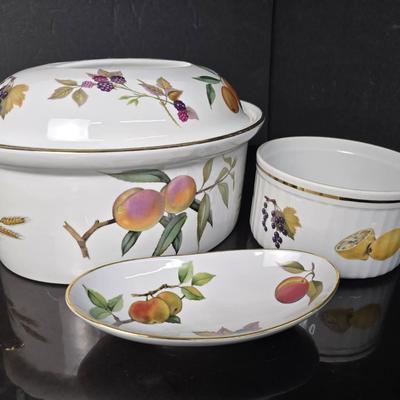 Royal Worcester Evesham Gold 4.5 Quart Covered Casserole, 6.5" Soufflé & Pickle Dish