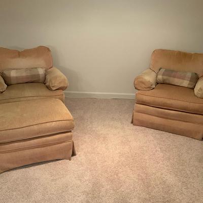 Pair Thomasville Pink Upholstered Chairs And Ottoman