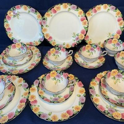 Paragon Mums Dessert Set (Service for Eight)