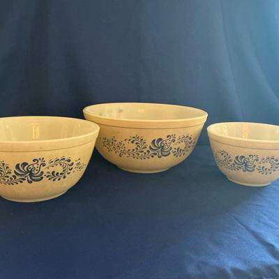 Pyrex Homestead Nesting Bowls 