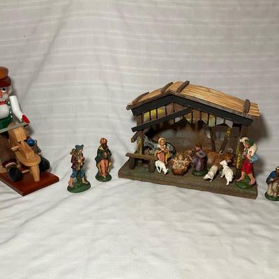 Steinbach Volkskunst Nutcracker And Italian Made Cresch 