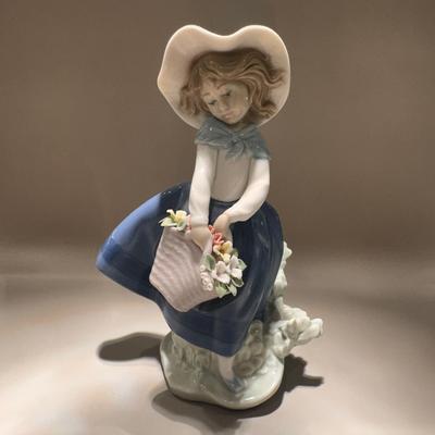 Lladro Porcelain Figure Flower Girl