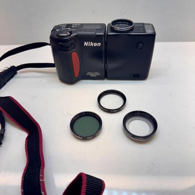 Nikon Coolpix 950 Camera 