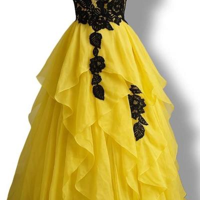 Custom Yellow and Black Strapless Ball Gown with Lace Appliqué – Size Approx. S/M