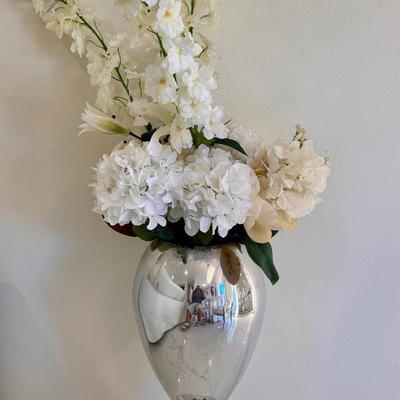 Decorative Pedestal Vase 