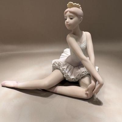 Lladro Porcelain Ballerina Figure