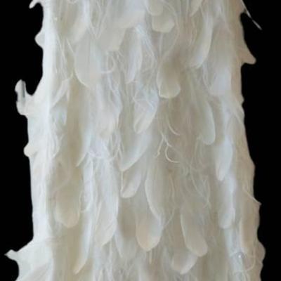 Elegant Su Wong White Feathered Gown – Strapless with Beaded Waist, Size10*