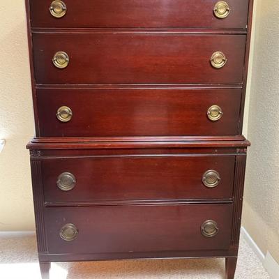 Federal Style Vintage Mahogany Chest Of Drawers