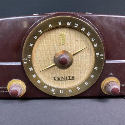 Zenith Vintage Tube Radio