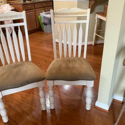 4 Dining Room Table Chairs From Ashley