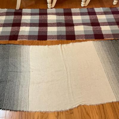1 Apt 9 Poncho & 2 Scarves