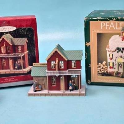 "Pfaltzgraff" Winterberry Holiday House and More