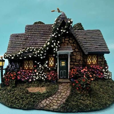 "Thomas Kinkade" Weathervan Hutch Lamplight