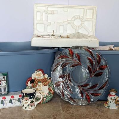 Holiday Kitchen & Decor Mystery Lot – Serveware, Ceramics, Ornaments & More!