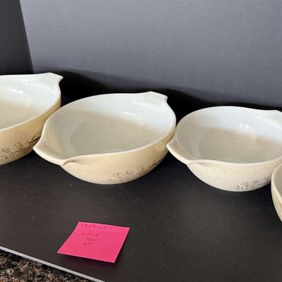 Vintage Mushroom Motif Mixing Bowl Set – 4pc Glass