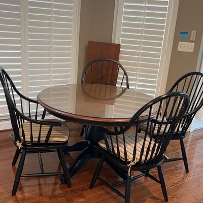 Ethan Allen Table With Four Chairs