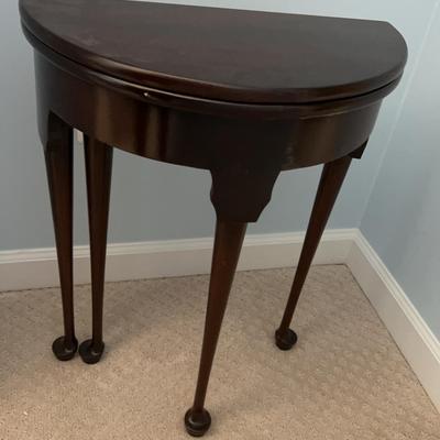 Queen Anne style Demilune /small round Accent Table 