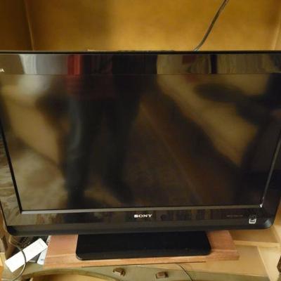 2 Different Flat Screens - 1 Sony Bravia & 1 Vizio