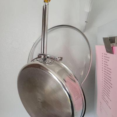 Many Cuisinart/Calphalon kitchen utensils