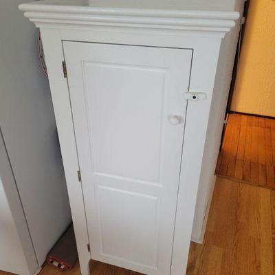 Very usable kitchen storage.