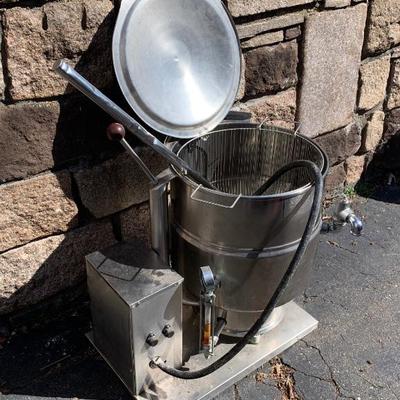 Groen electric 40 qt. steam kettle 