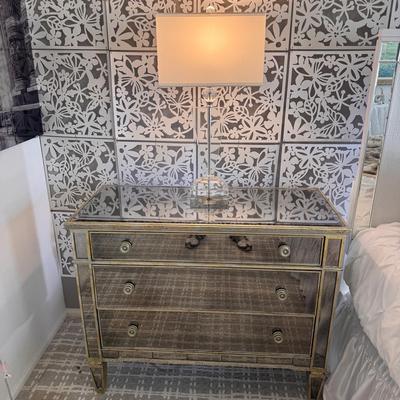 Vintage Style Mirrored Chest With Lamp