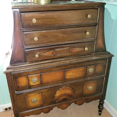 Matching vintage dresser