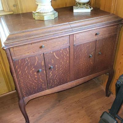Vintage Victor phonograph 
