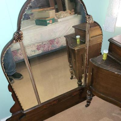 Vanity mirror