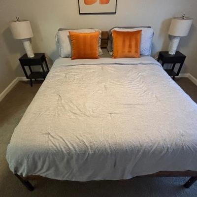 Queen Bed w/ Frame 