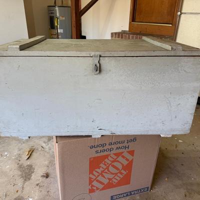 Lot 517: Wooden Storage Chest 3