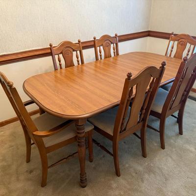 Lot 410: Lenora Dining Room Table And Chairs