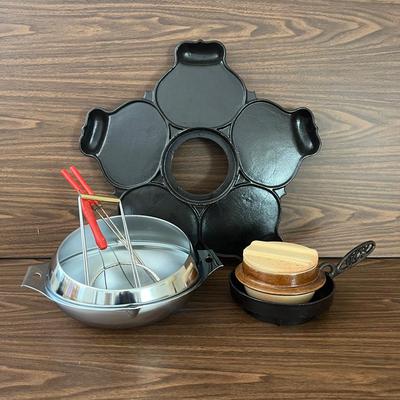 Lot 309: Vintage Japanese  Cast Iron Yoshitsune Table Grill And New Hot Pot With Lazy Susan