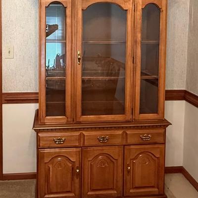 Lot 411: Broyhill China Cabinet With Working Light