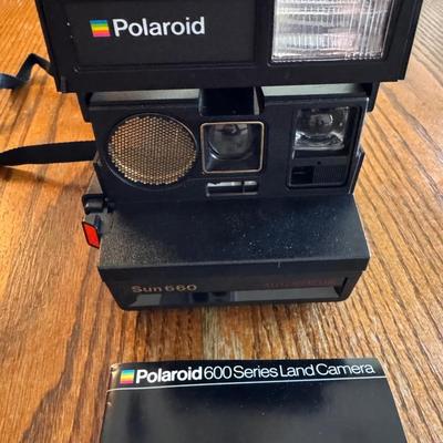 Lot 225: Vintage Polaroid 600 Series Land Camera￼