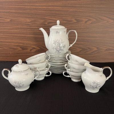 Lot 305: Vintage Jyoto Porcelain China Tea Set