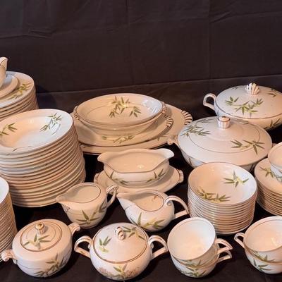 Lot 201: Narumi China Set Made in Japan 