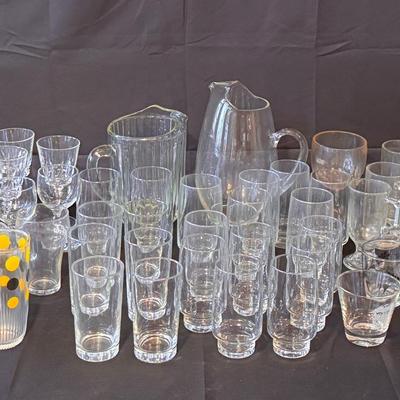 Lot 202: Kitchen Glassware 