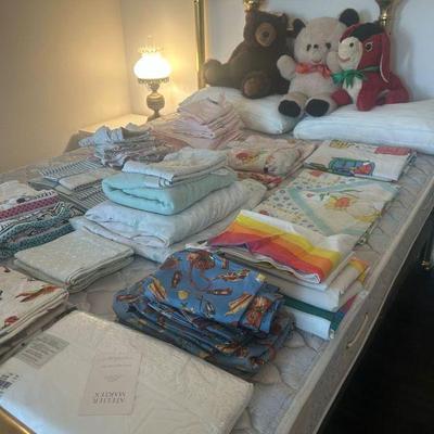 Cute Vintage Bed Linens, Snoopy, Ziggy, Strawberry Shortcake